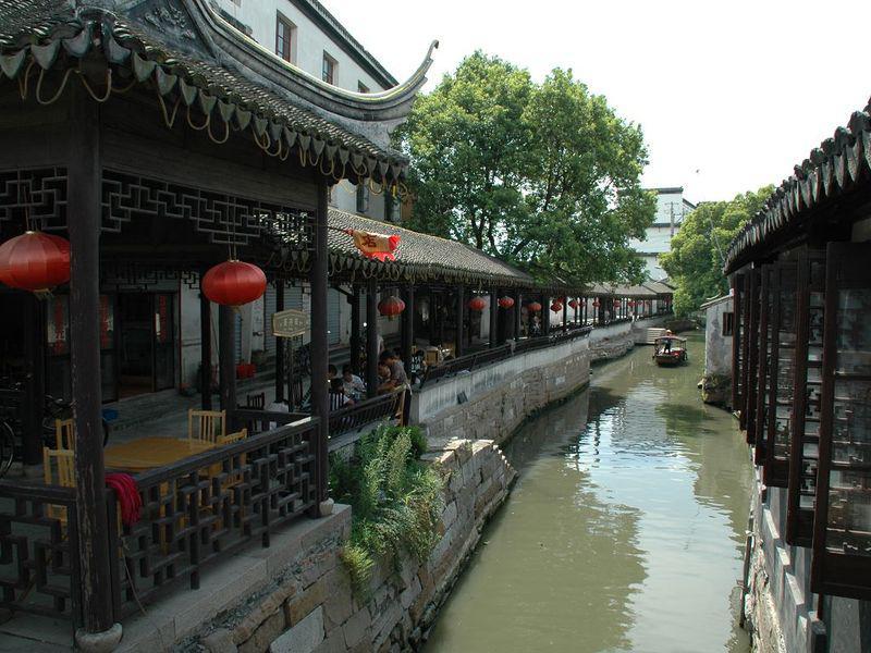 逃离森林湖畔